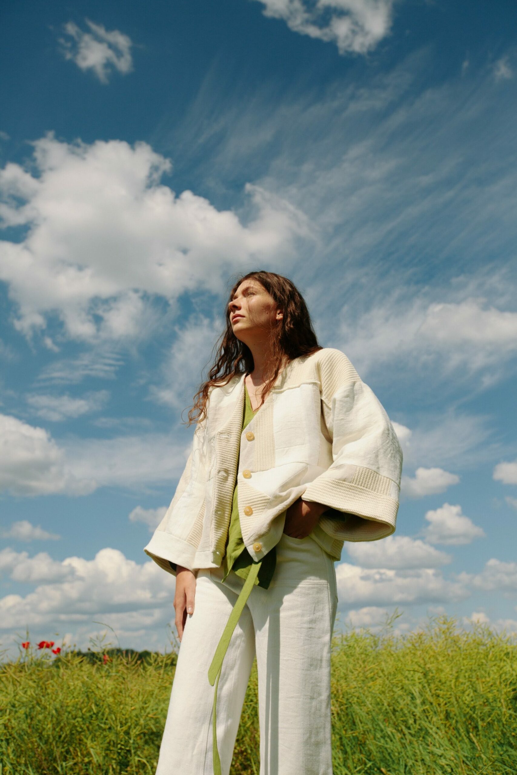 Patchwork-Kimonojacke in Hell – Handgefertigt aus Leinen, Hanf und Baumwolle, gemütlich und leicht Patchwork-Kimonojacke Hell, handgefertigt aus Leinen, Hanf und Baumwolle, gefüttert mit Waffelstrukturstoff, einzigartiges Design.