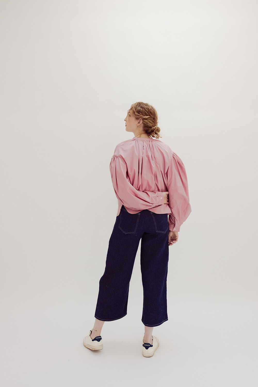 Hessenkittel in Rosa aus 100 % Bio-Baumwolle, handgefertigt, nostalgisch und modern zugleich.