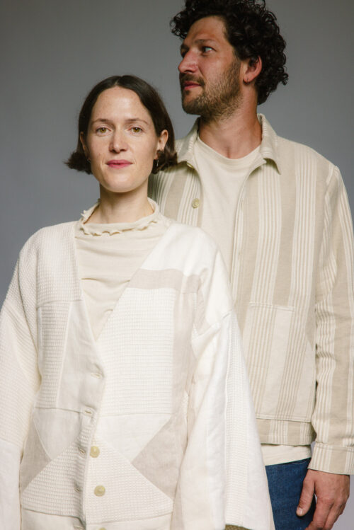 Patchwork-Kimonojacke Hell, handgefertigt aus Leinen, Hanf und Baumwolle, gefüttert mit Waffelstrukturstoff, einzigartiges Design.