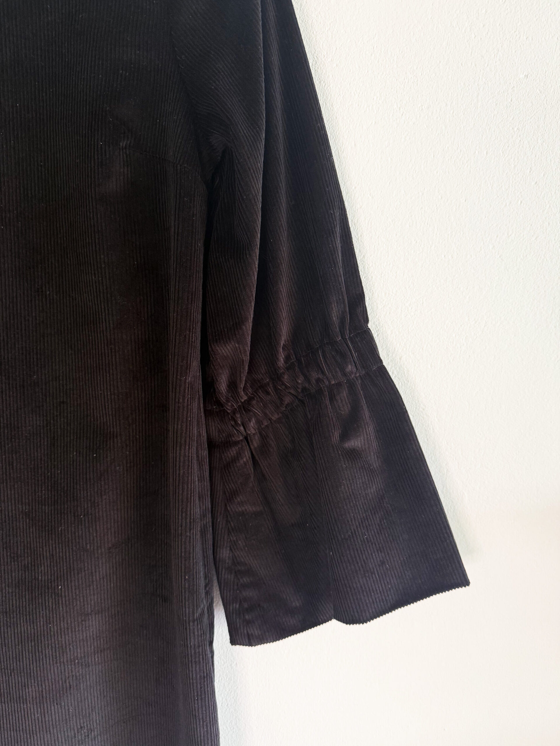 Kleid helli schwarz detail